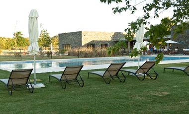 VENTA CASA A LA LAGUNA BARRIO SAN SEBASTIAN – ÁREA