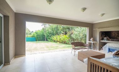 VENTA casa 4 ambientes en Barrio LOS POTRILLOS