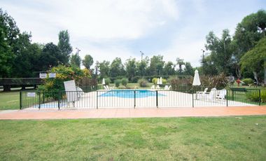 VENTA casa 4 ambientes en Barrio LOS POTRILLOS