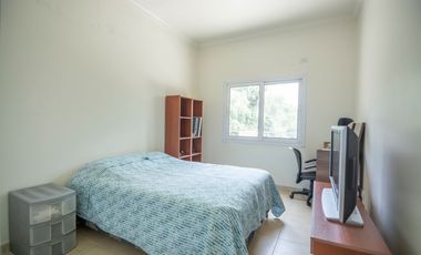 VENTA casa 4 ambientes en Barrio LOS POTRILLOS
