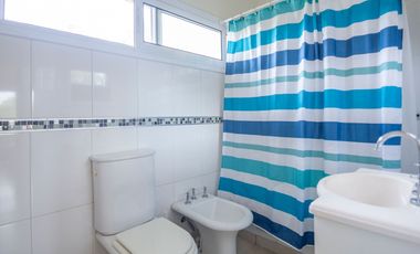 VENTA casa 4 ambientes en Barrio LOS POTRILLOS