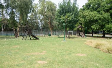 VENTA casa 4 ambientes en Barrio LOS POTRILLOS
