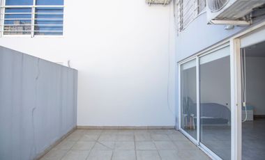 Alquiler Monoambiente con terraza propia