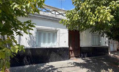 Casa 3 amb a refaccionar con salida a 2 calles