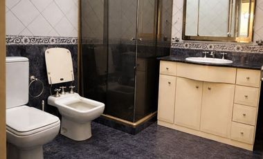 Casa 3 amb a refaccionar con salida a 2 calles