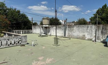 Casa 3 amb a refaccionar con salida a 2 calles