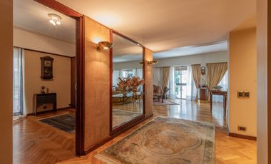 Venta 5 ambientes, esquina, con cochera Recoleta