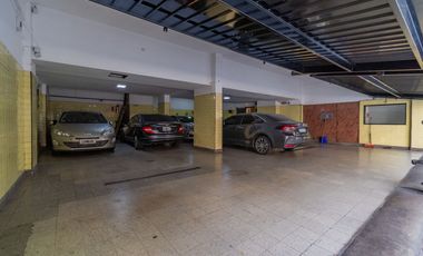 Venta 5 ambientes, esquina, con cochera Recoleta