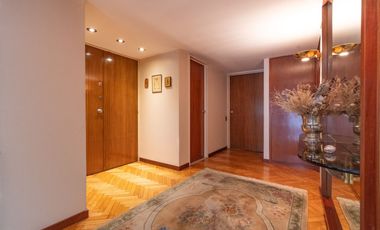 Venta 5 ambientes, esquina, con cochera Recoleta