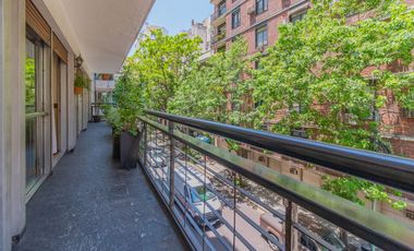 Venta 5 ambientes, esquina, con cochera Recoleta