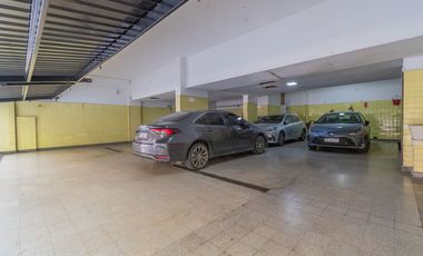 Venta 5 ambientes, esquina, con cochera Recoleta