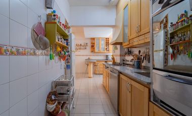 Venta 5 ambientes, esquina, con cochera Recoleta