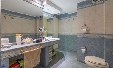 Venta 5 ambientes, esquina, con cochera Recoleta