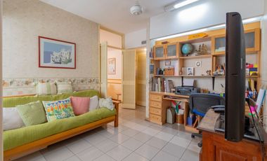 Venta 5 ambientes, esquina, con cochera Recoleta