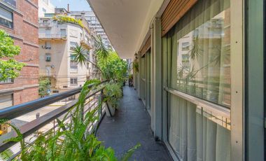 Venta 5 ambientes, esquina, con cochera Recoleta