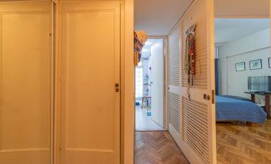 Venta 5 ambientes, esquina, con cochera Recoleta