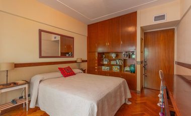 Venta 5 ambientes, esquina, con cochera Recoleta