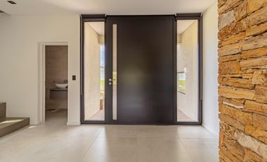 ALQUILER CASA CATEGORIA PUERTOS DEL LAGO ESCOBAR