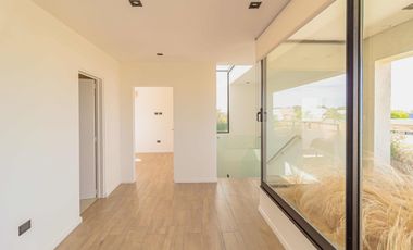 ALQUILER CASA CATEGORIA PUERTOS DEL LAGO ESCOBAR