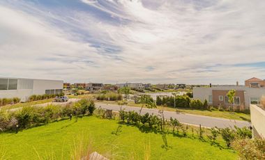 ALQUILER CASA CATEGORIA PUERTOS DEL LAGO ESCOBAR