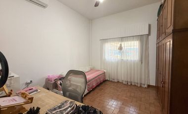 Venta casa 4 amb y monoambiente al fondo-Boulogne