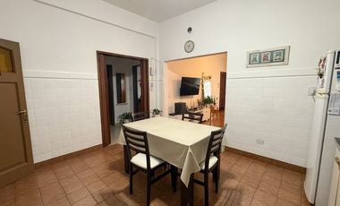 Venta casa 4 amb y monoambiente al fondo-Boulogne