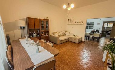 Venta casa 4 amb y monoambiente al fondo-Boulogne