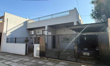 Venta casa 4 amb y monoambiente al fondo-Boulogne