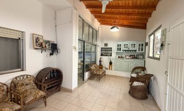 Venta casa 4 amb y monoambiente al fondo-Boulogne