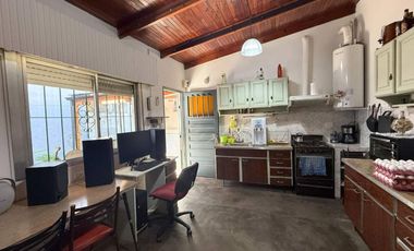 Venta casa 4 amb y monoambiente al fondo-Boulogne