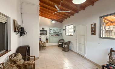 Venta casa 4 amb y monoambiente al fondo-Boulogne