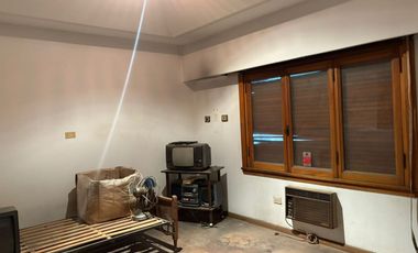 CASA DOS FAMILIAS EN VENTA LANUS ESTE