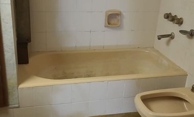 CASA DOS FAMILIAS EN VENTA LANUS ESTE