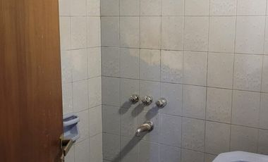 CASA DOS FAMILIAS EN VENTA LANUS ESTE