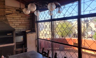 CASA DOS FAMILIAS EN VENTA LANUS ESTE