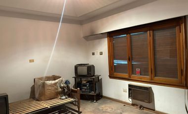 CASA DOS FAMILIAS EN VENTA LANUS ESTE