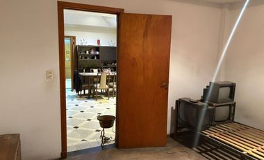 CASA DOS FAMILIAS EN VENTA LANUS ESTE