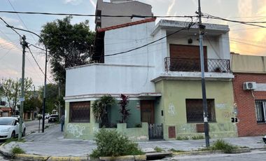 CASA DOS FAMILIAS EN VENTA LANUS ESTE