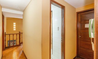 VENTA CASA CON PARQUE Y QUINCHO EN LOMAS DE ZAMORA