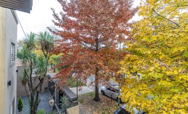 VENTA CASA CON PARQUE Y QUINCHO EN LOMAS DE ZAMORA