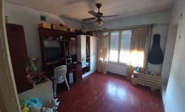 VENTA CASA EN TEMPERLEY LOTE PROPIO