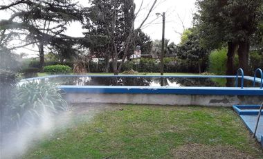QUINTA CON DOS CASAS, PILETA Y AÑOSA ARBOLEDA