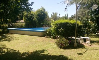 QUINTA CON DOS CASAS, PILETA Y AÑOSA ARBOLEDA