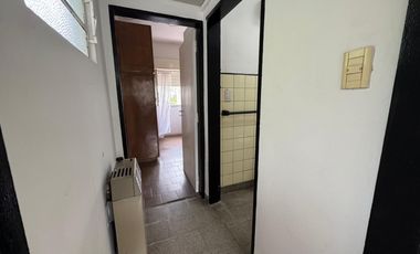 VENTA CASA CON PARQUE EN BANFIELD