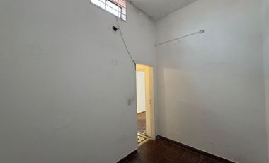 VENTA CASA CON PARQUE EN BANFIELD