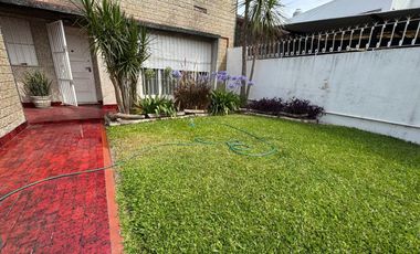 VENTA CASA CON PATIO Y PARRILLA EN VILLA DOMINICO