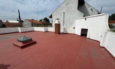 VENTA CASA CON PATIO Y PARRILLA EN VILLA DOMINICO