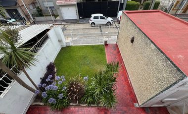 VENTA CASA CON PATIO Y PARRILLA EN VILLA DOMINICO
