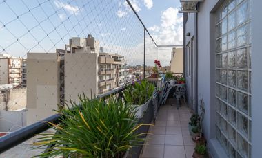 Departamento tipo Dúplex 3 ambientes con cochera