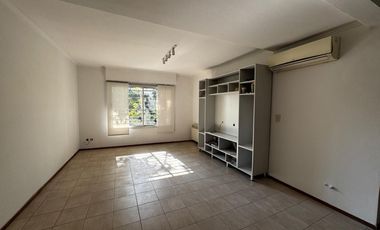 VENTA CASA  5 AMB CON PILETA  REMEDIOS DE ESCALADA
